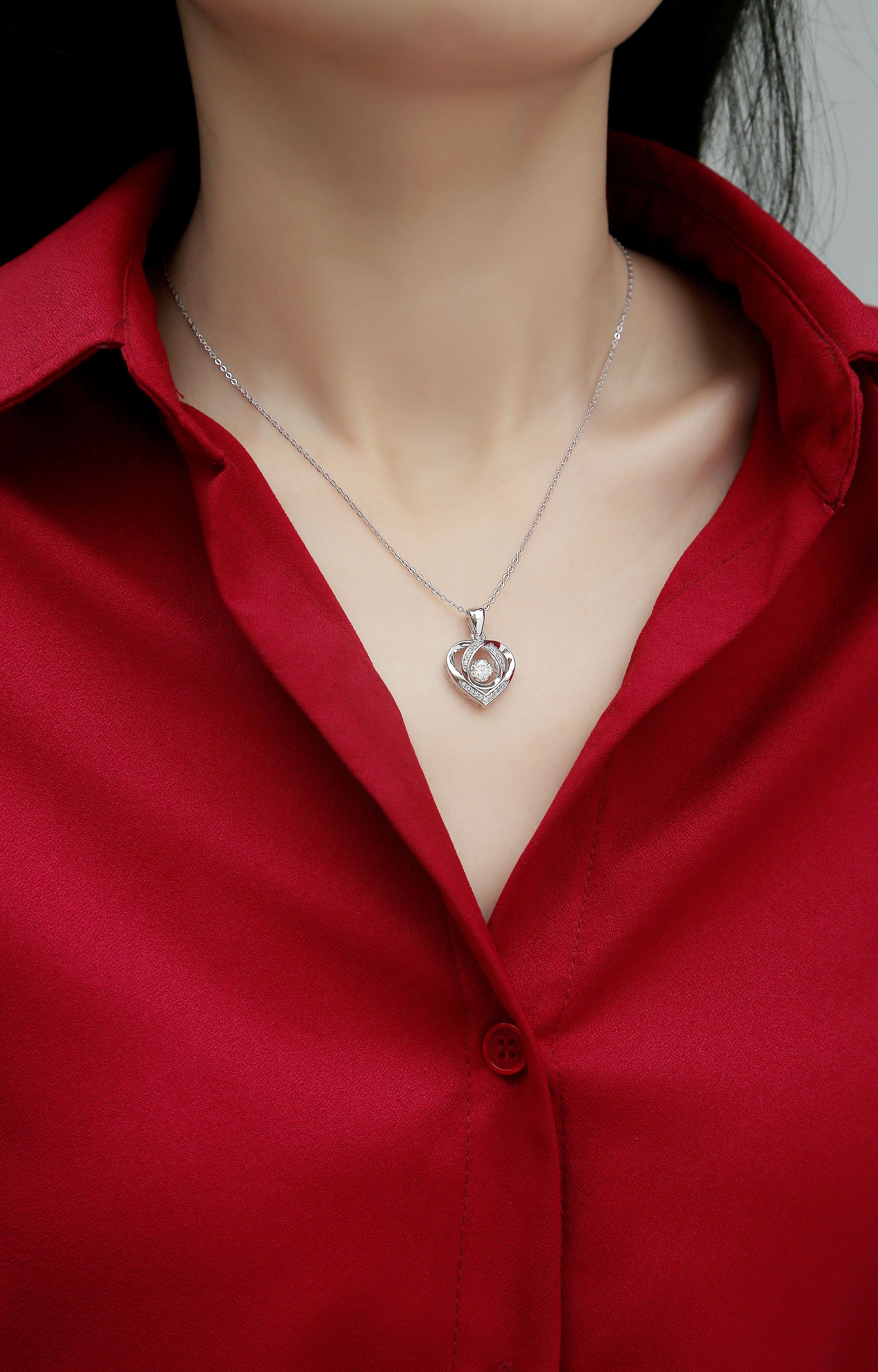 Heart to Have – S925 Moissanite Pendant Necklace Set (Luxury Diamond‑Cut Shine)