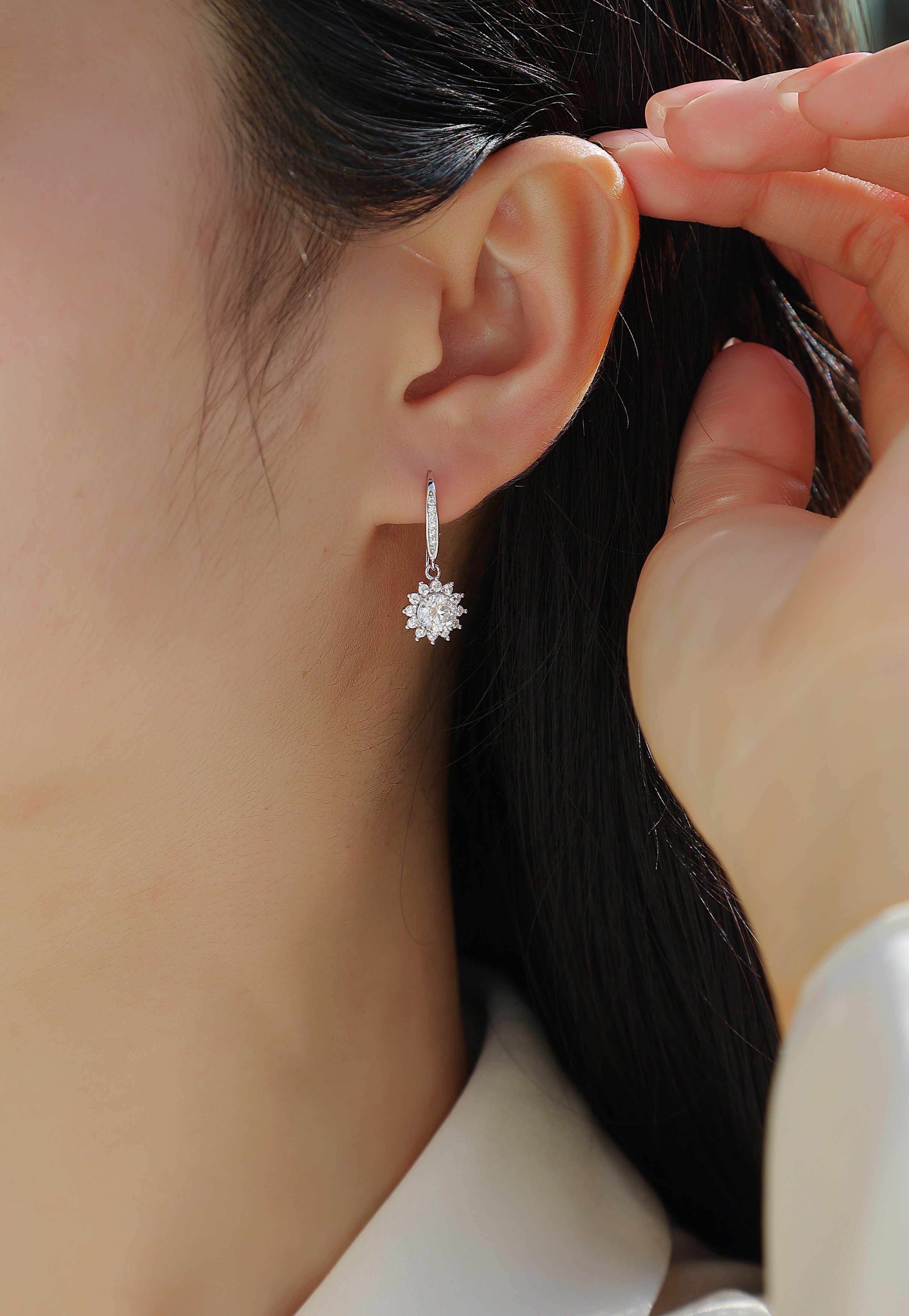 Qingcheng-Half-carat Moissan Diamond S925 Sterling Silver and Platinum-plated Stud Earrings