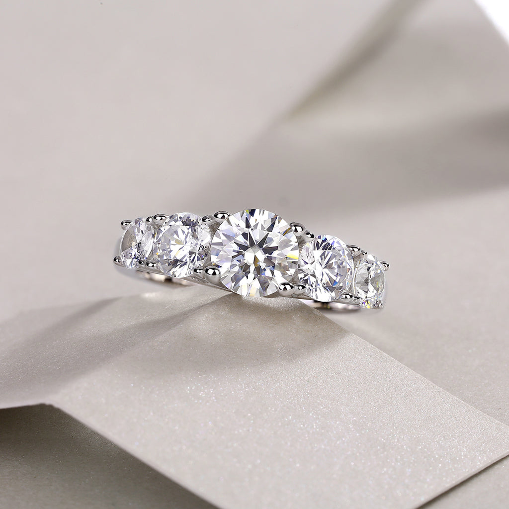 Luxury S925 Moissanite Silver Ring Set – Diamond‑Cut Shine Collection